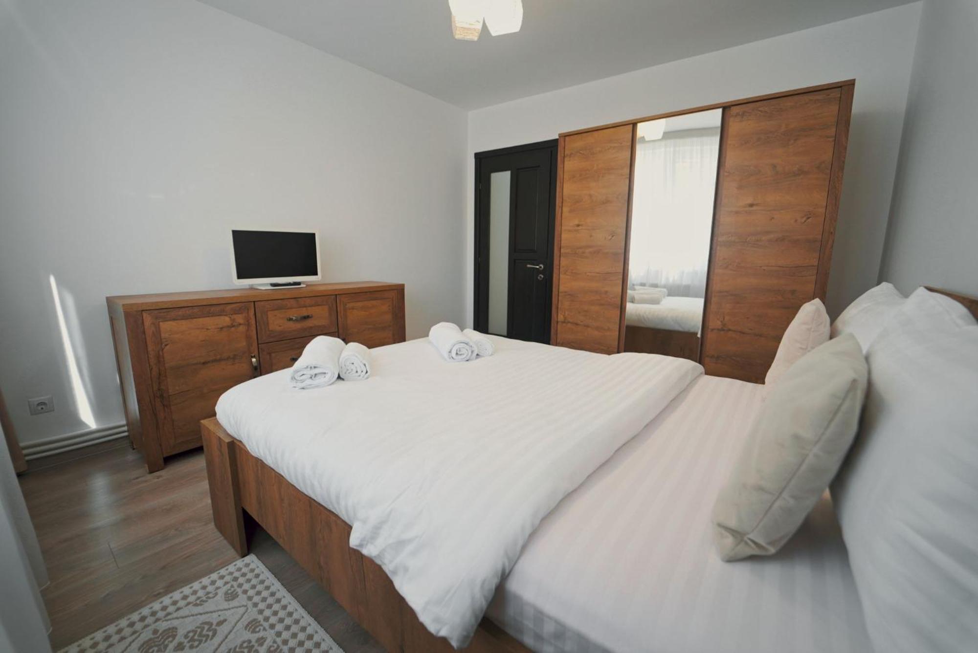 Luxury Apartament Ultracentral Of Suceava Esplanada Esterno foto