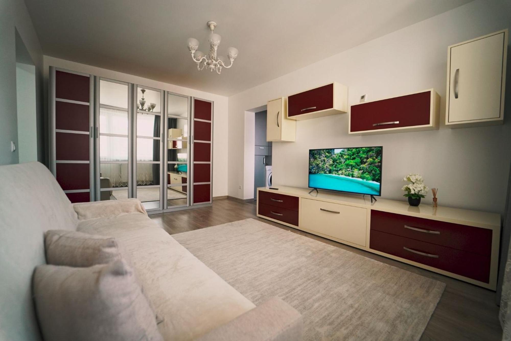Luxury Apartament Ultracentral Of Suceava Esplanada Esterno foto