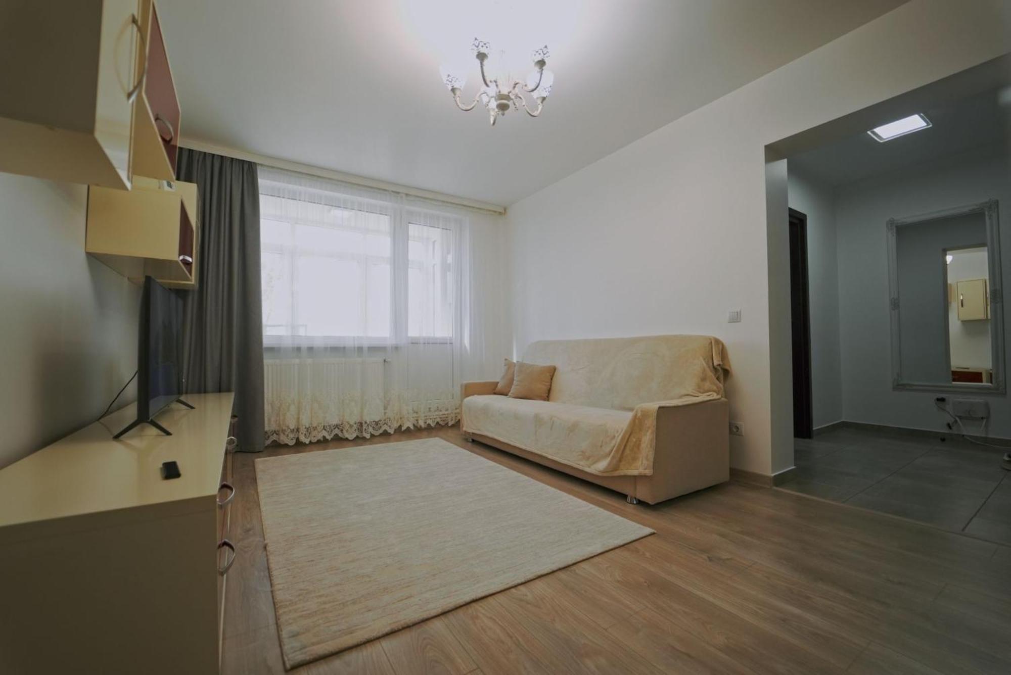 Luxury Apartament Ultracentral Of Suceava Esplanada Esterno foto