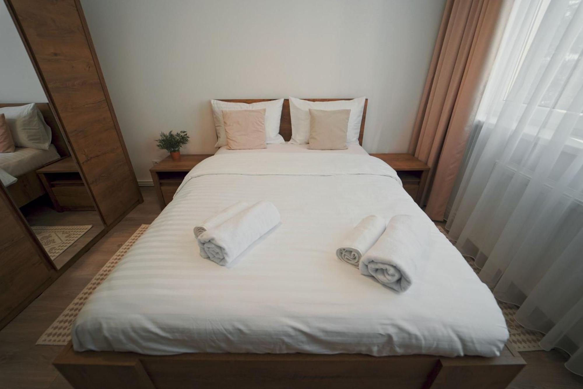 Luxury Apartament Ultracentral Of Suceava Esplanada Esterno foto